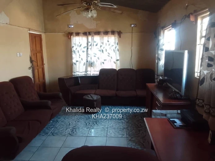 Chitungwiza Unit G house for sale 