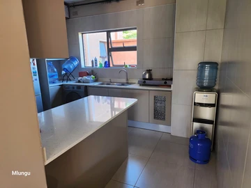 4 Bedroom Flat & Apartment
