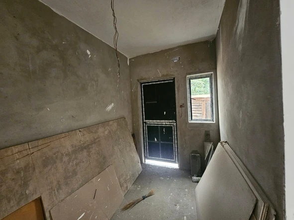 4 Bedroom Garden Flat