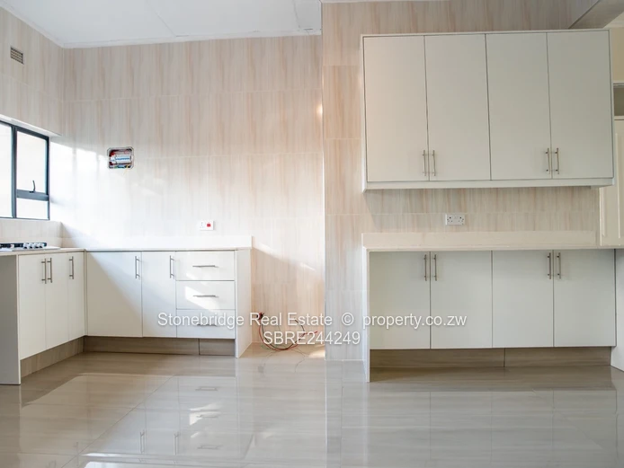 Luxurious 3 Bedroomed Townhouses in Hillside to Rent