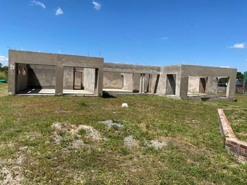 Incomplete Spacious 6-Bedroom Home with Borehole in Arlington, Harare