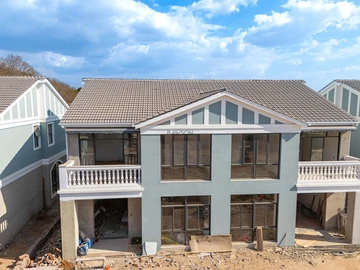 3 Bedroom Flat & Apartment