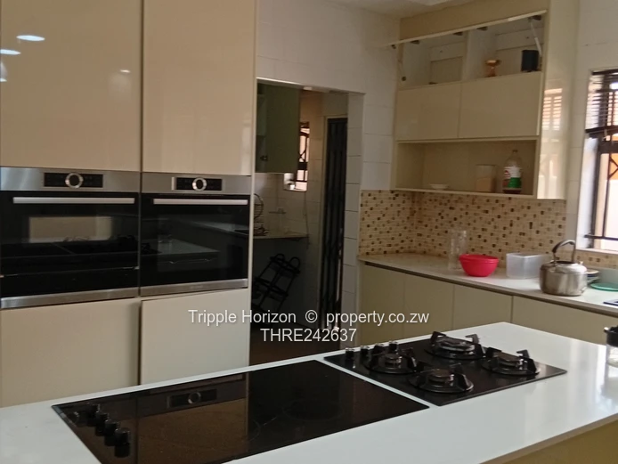 Modern 5-Bed Sandton Park Home with Stylish Kitchen & Borehole