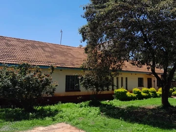 6 Bedroom House
