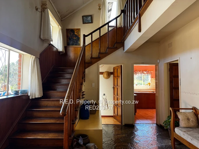 Double-Storey Family Living in Hillside!