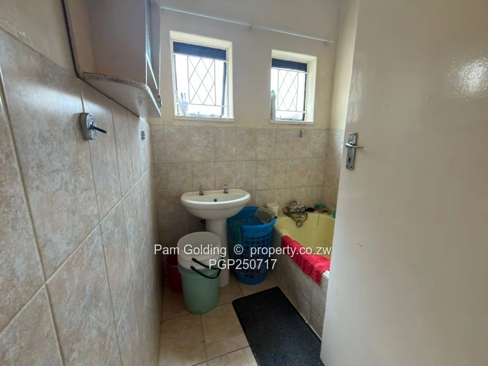 Woodlands – Family Home With 3-Bedroom Cottage For Sale