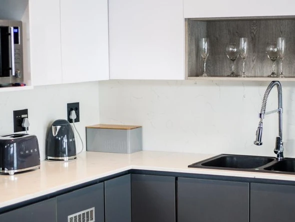 3 Bedroom Flat & Apartment