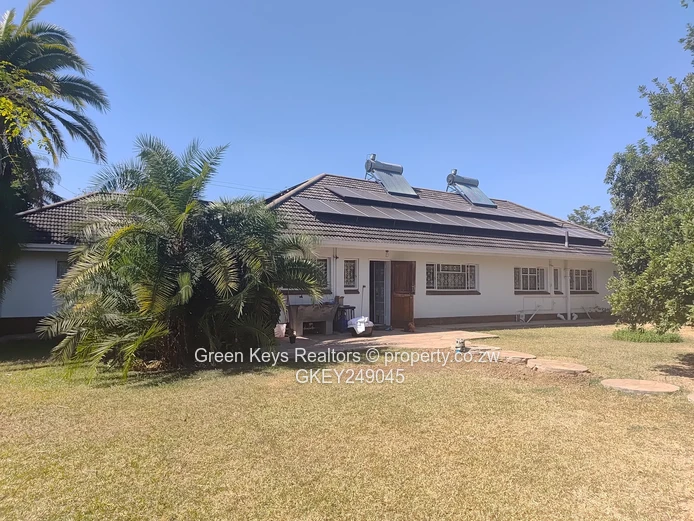 Mount Pleasant 4-Bed with Pool, Borehole Tanks & Gardeneds 
