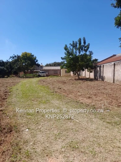 Ready to Build 1,593 square metres Residential Stand in Zimre Park / Ruwa