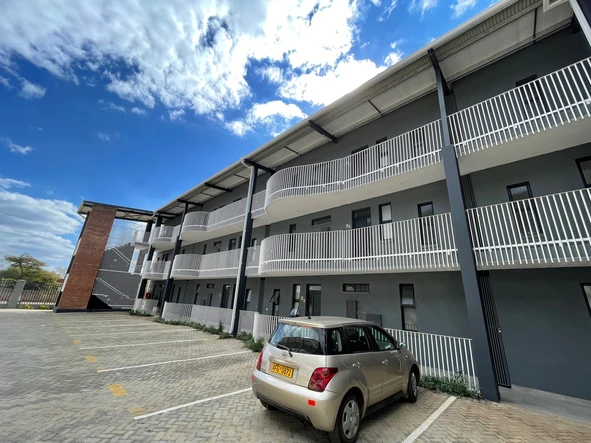 2 Bedroom Flat & Apartment