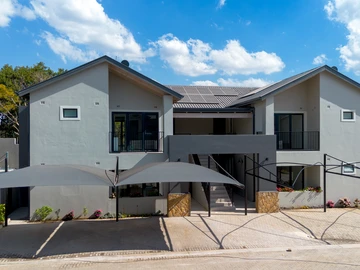 Charming 3-Bedroom Garden Flat with Borehole in Greendale