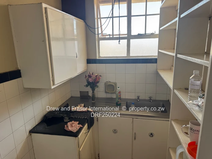 1-Bed Flat at The Rembrandt, Avenues - Borehole & Parking
