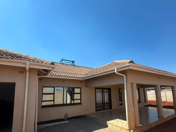 6 Bedroom House