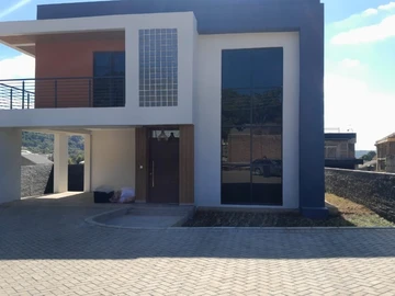 8 Unit Townhouse Complex