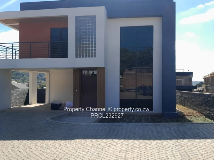 4 Bedrooms All en suite Extra Ultra Modern
