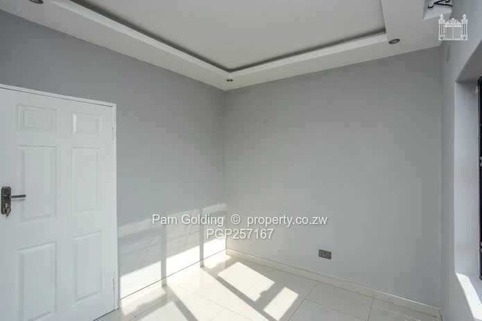 Move in ready 3-Bed Home in Rainham Park Gated Community