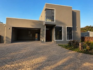 3 Bedroom Flat & Apartment