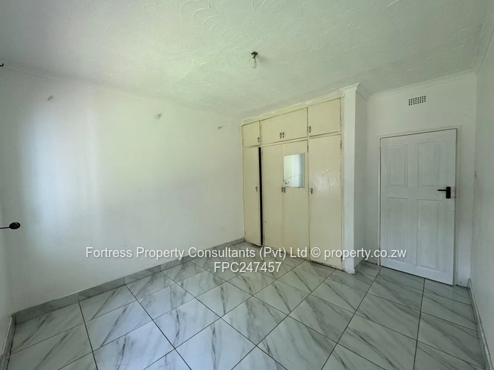 Glen Lorne 8-Bed House with Pool & Sunlit Lounge
