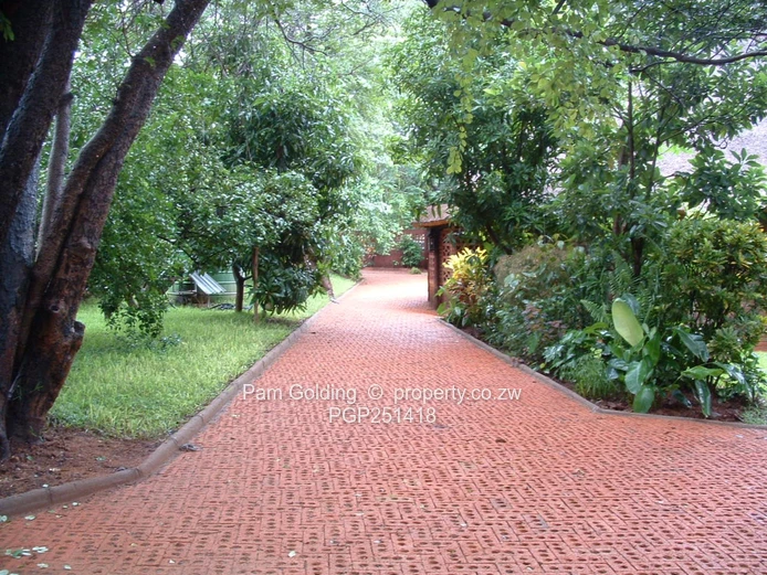 Charming Family Home In Victoria Falls Town (Sole Mandate)