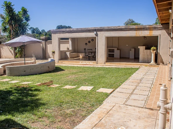 9 Bedroom House