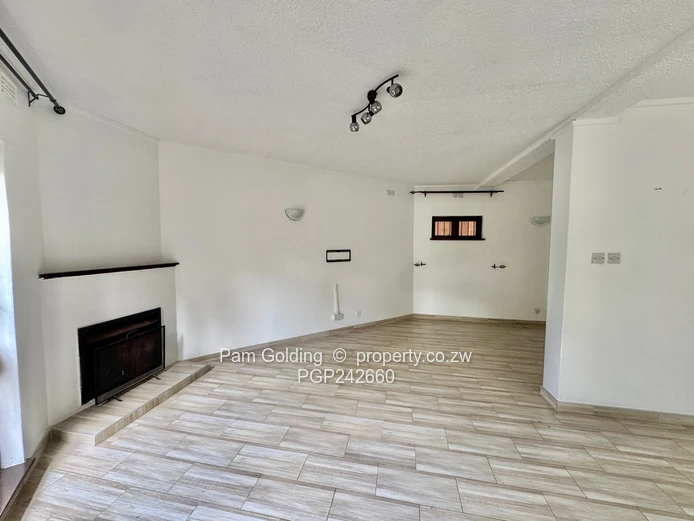 Charming  3 Bedroom Apartment - Newlands