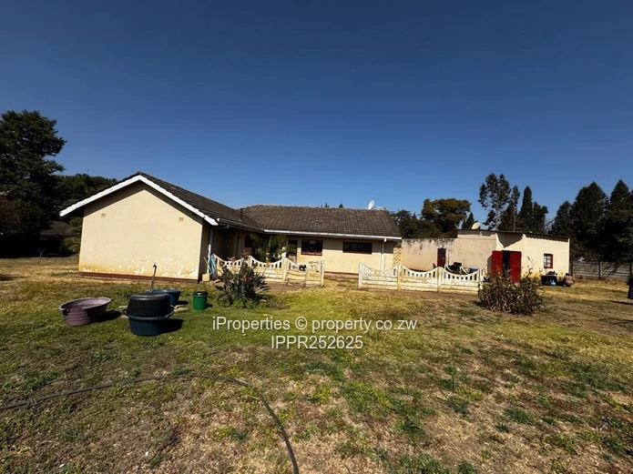  Bluffhill House | Us$350,000 | Near Harare Drive | Full Title Deeds