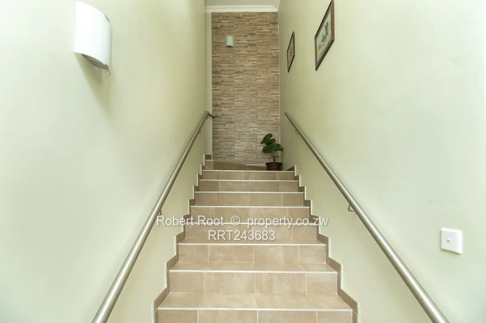 Stunning 3 bed fully furnished apartment!