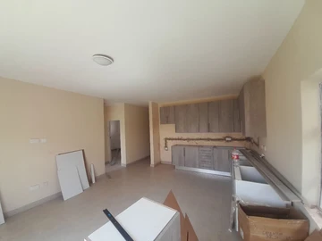 2 Bedroom Flat & Apartment