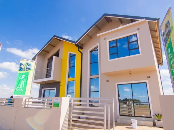 2 Bedroom Flat & Apartment