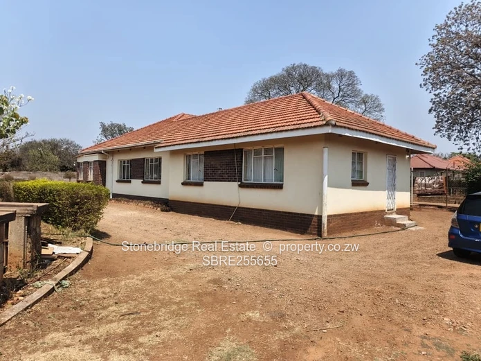 4 Bedroom House in Famona To Rent
