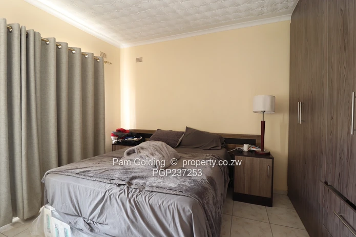 House for sale in Waterfalls/Picnic Park Area (Sole Mandate)