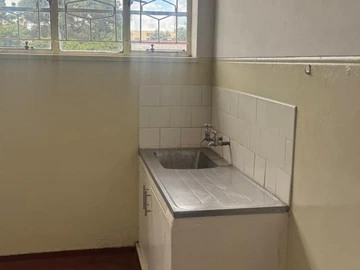 2 Bedroom Flat & Apartment
