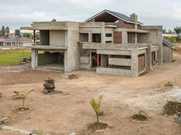 5 Bedroom House