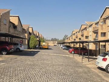2 Bedroom Flat & Apartment