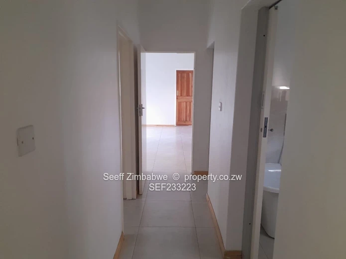 Avondale West Gem: Spacious Family Living with Cottage and Abundant Water Supply!