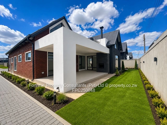 Borrowdale West 4-Bed: Loft, Covered Patio & very secure