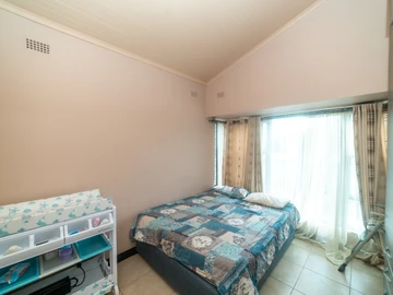 3 Bedroom Flat & Apartment