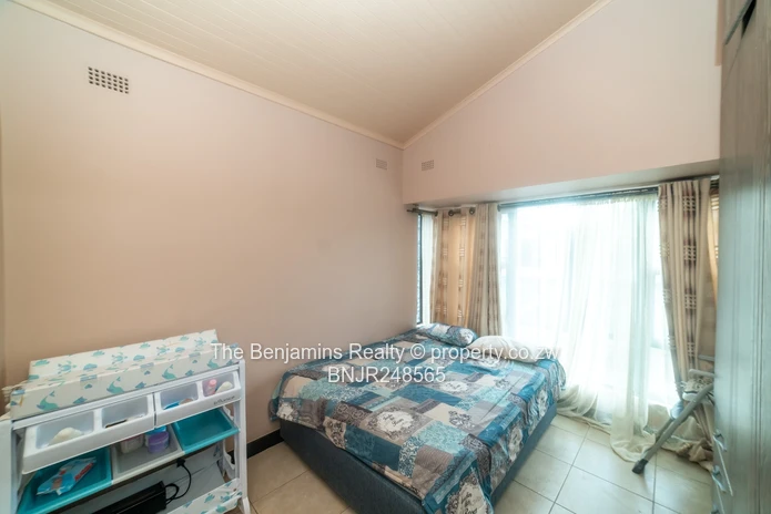 Spacious 3 Bedroom Apartment in Avondale