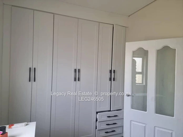 High-End Helesvale Home With Gym & Borehole.