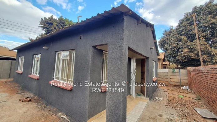 Spacious 3-Bedroom House for Sale in Dzivarasekwa Extension (Sole Mandate)