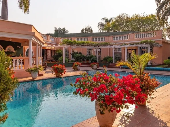 8 Bedroom House