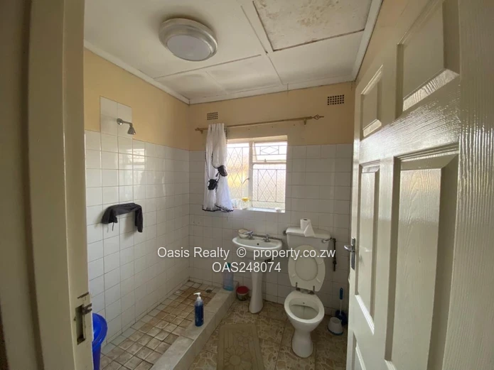 5 bed family home in Tynwald North