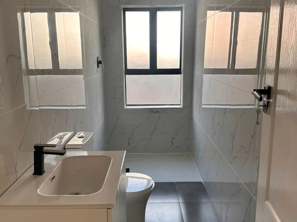 3 Bedroom Flat & Apartment