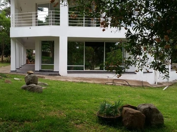 6 Bedroom House
