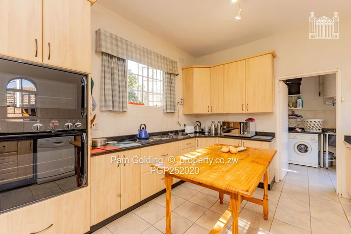 Grand double story in a prestigious and convenient location (Sole Mandate)