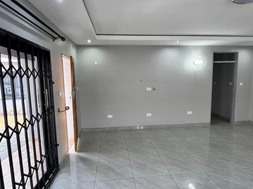 3 Bedroom Flat & Apartment