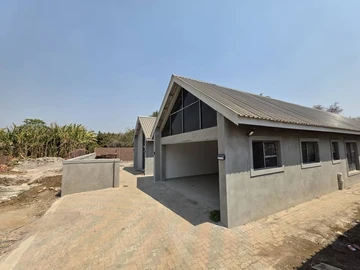 4 Bedroom Flat & Apartment