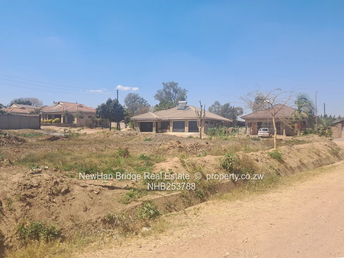Sunlit 712m² Main-Road Corner Stand in Waterfalls — Tarred & Mains (Sole Mandate)