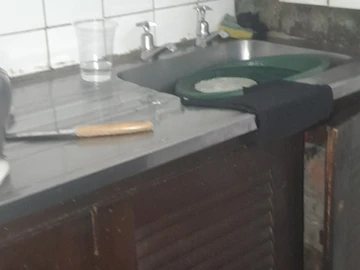 2 Bedroom Flat & Apartment