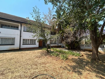 2 Bedroom Flat & Apartment